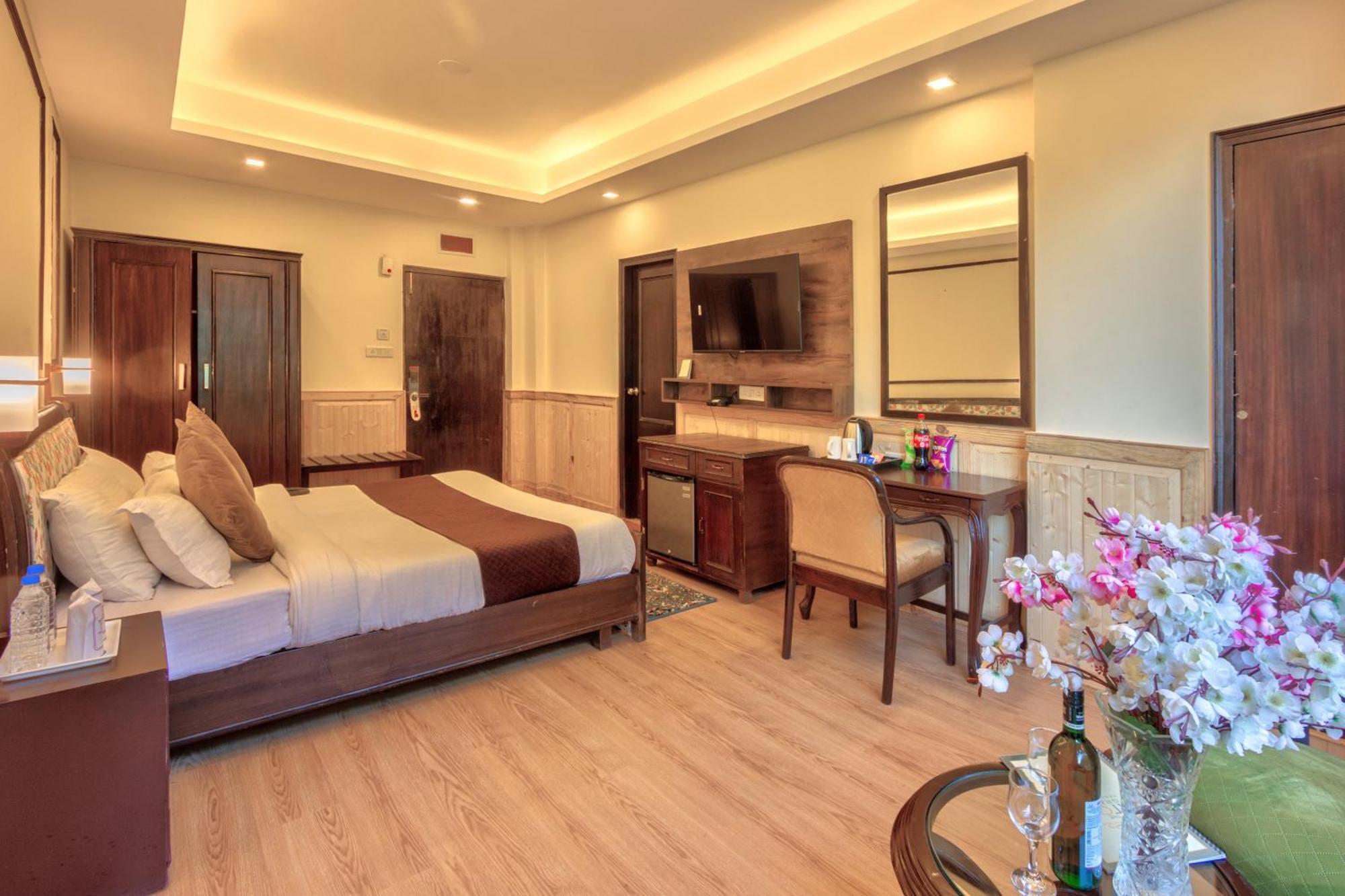 The Katoch Grand Resort Manāli Eksteriør bilde