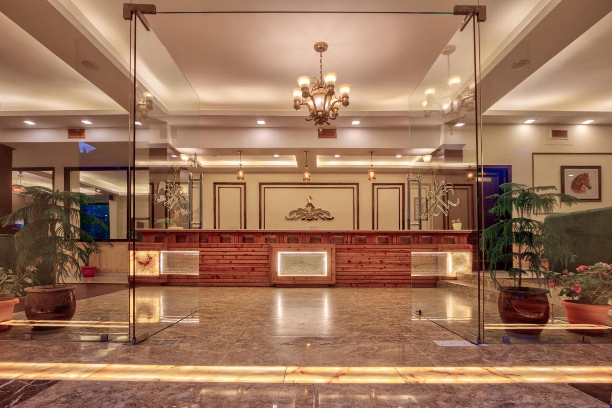 The Katoch Grand Resort Manāli Eksteriør bilde